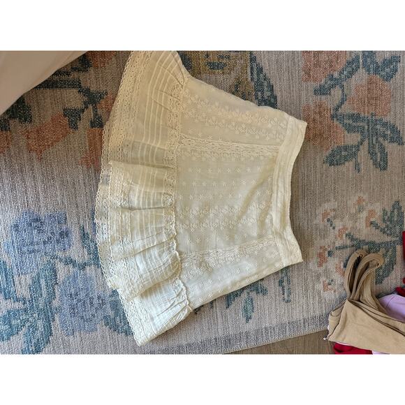 Urban Outfitters White Eyelet Mini Skirt Size M Cottagecore Lace - Picture 1 of 3